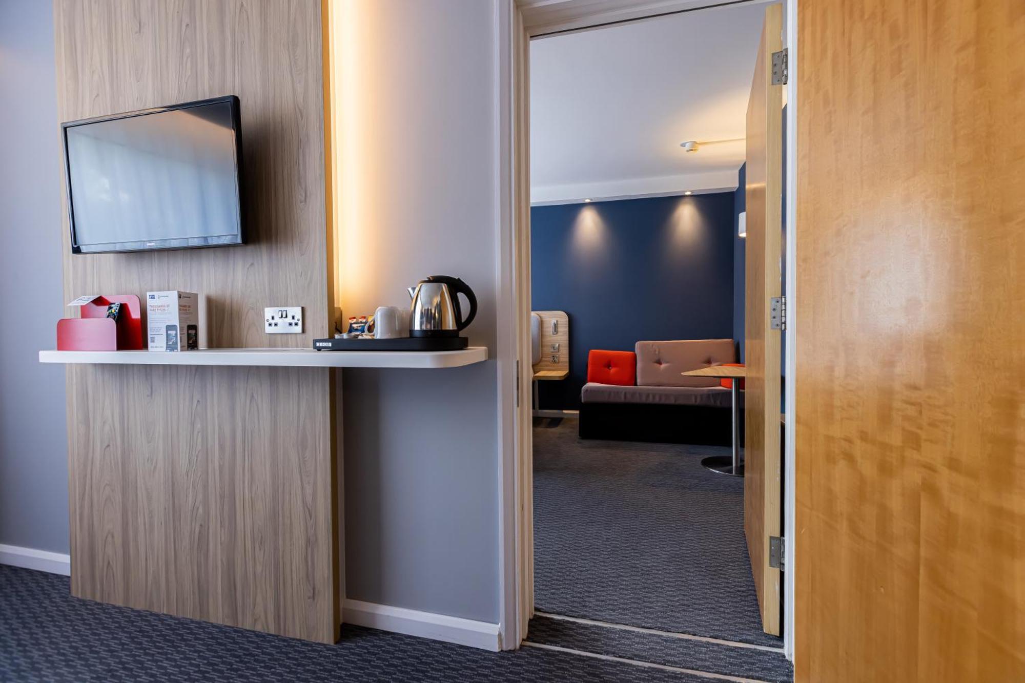 Holiday Inn Express Norwich By Ihg Drayton  Exterior photo