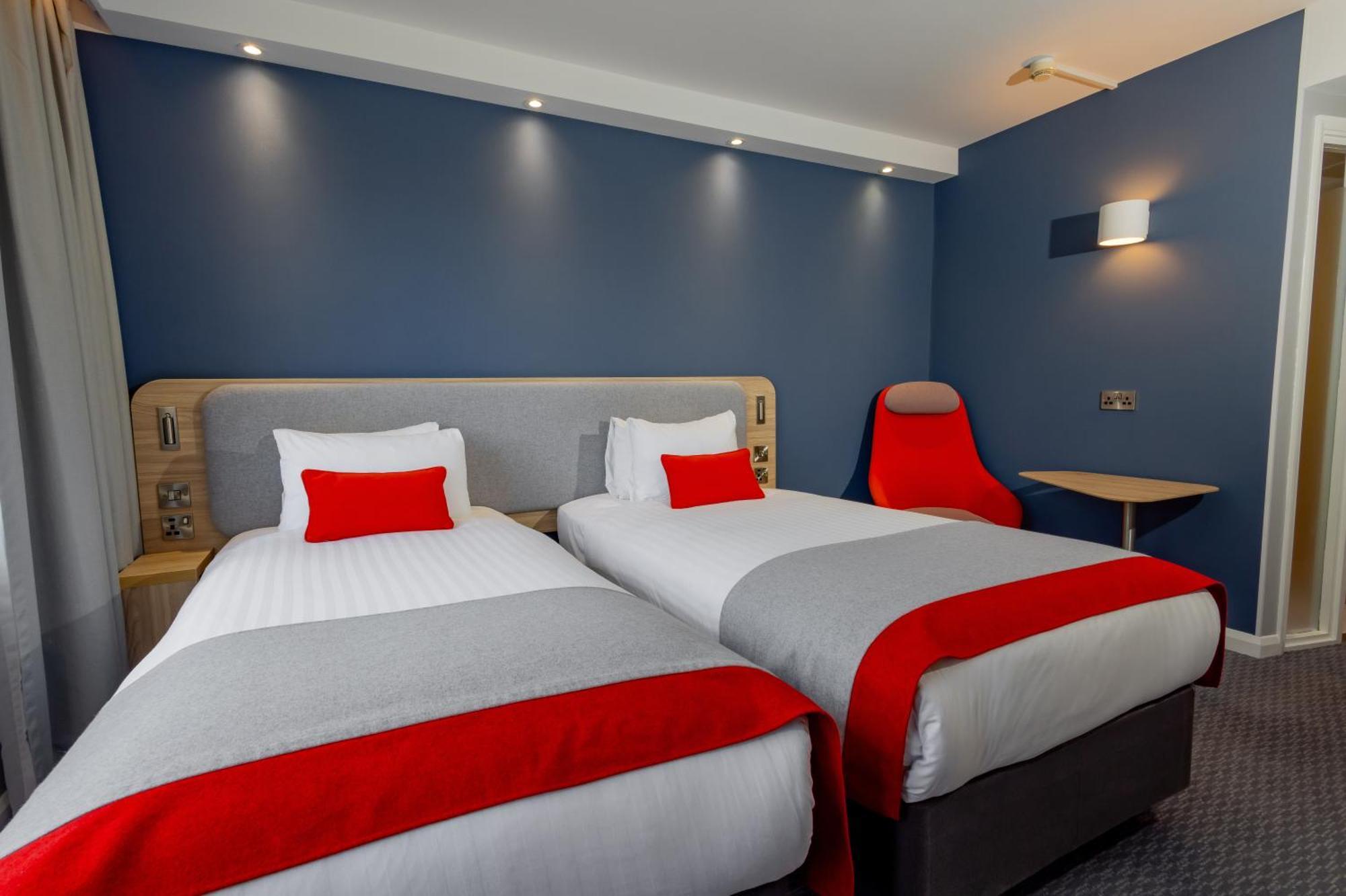 Holiday Inn Express Norwich By Ihg Drayton  Exterior photo